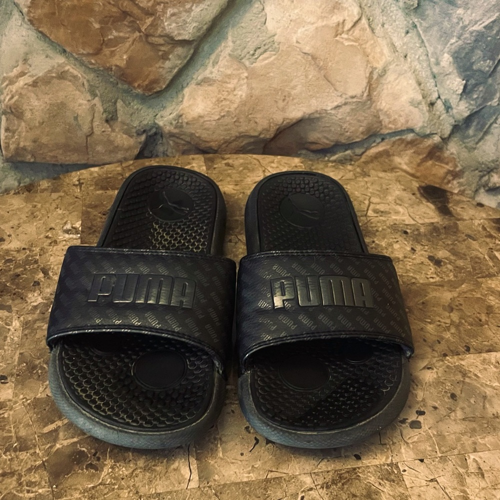 Puma slides. Youth size 3